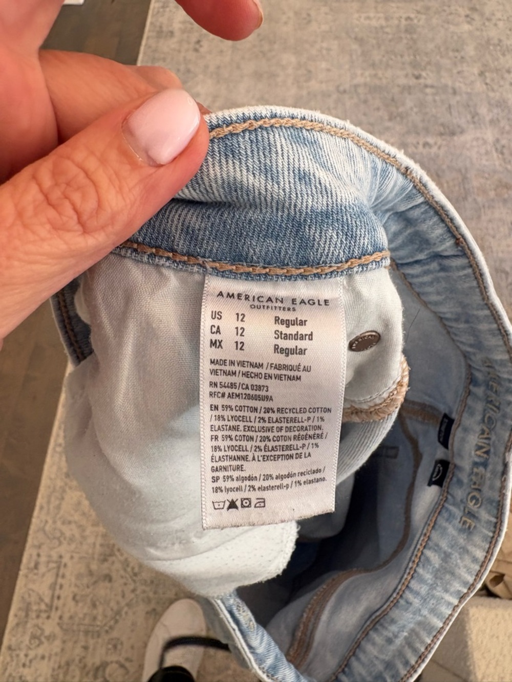 American Eagle Outfitters Light Blue Wide Leg Jeans WORN - Picture 4 of 6